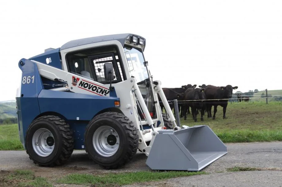 NOVOTNÝ UTOVARIVAČ B861